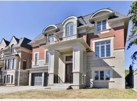 C-Spacious n bright low-level room near Yonge-Finch - Willowdale Grand Residence