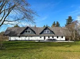 Stunning Home In Skærbæk With Wifi