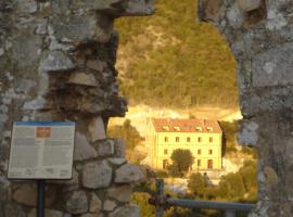 戈维特学生宿舍，位于坎丕里亚麦利蒂玛的酒店