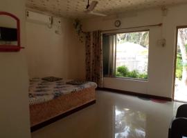 Holiday Home Beach Resort And Aquatic Sports In Tarkarli，位于马尔万的酒店