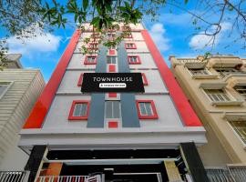 Super Townhouse Gachibowli Flyover Hyderabad，位于Kondapur的酒店