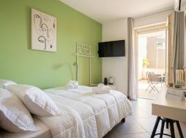 SkyGate Green Airport Terrace Suite，位于Macchie的酒店