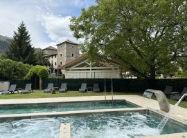Akla Hotel Palacio Torre de Ruesga，位于Gibaja的酒店