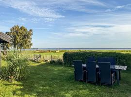 2 Bedroom Cozy Home In Askø，位于Askø的酒店