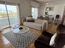 City Vibes - Central 3BR Spacious Apartment