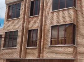 Hostal Cuenca Estévez y Pio Bravo，位于昆卡的酒店