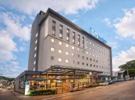 ibis budget Blumenau，位于布卢梅瑙的酒店
