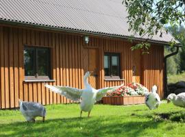 Peaceful Nature Escape Among Farm Animals，位于Jõeküla的酒店