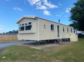 Static home sleeps 6，位于Dawlish Warren的酒店