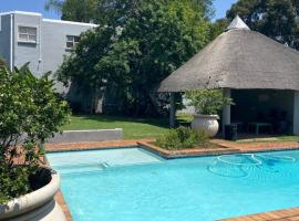 Villa Elizabeth - Fourways Gardens Sandton，位于佛维斯的酒店