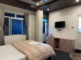 Hotel Basera