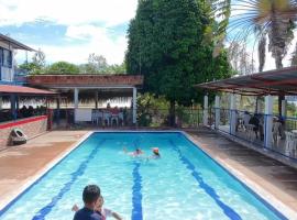 El Trapiche hospedaje y restaurante，位于普拉多的酒店