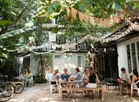 The Yard Bangkok Hostel