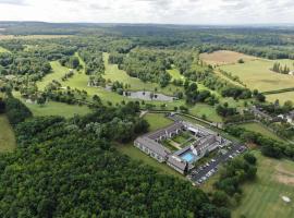 Le Domaine des Vanneaux Golf & Spa L'Isle Adam - MGallery Collection，位于利勒阿当的酒店