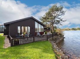 Keer Lodge a lakeshore haven Pine Lake Resort，位于康福斯的酒店