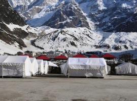 Kedarnath Camps by Priya,位于Kedārnāth的酒店