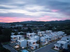 Nefeli & Nefeli Luxury Residential Complexes，位于奥弗里安的酒店