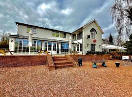 Hotel De Brabantse Biesbosch，位于Werkendam的酒店