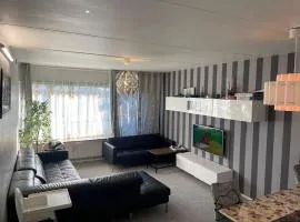 Family-Friendly 3-Room Home near to Beachside