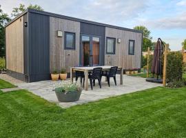 4 Persoons Chalet in het Drents Friese Wold Camping de Reeënwissel，位于Hoogersmilde的酒店