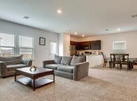 Spacious & Pet Friendly! Hill Country Home Base