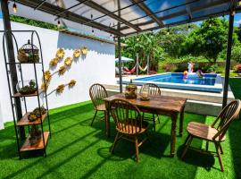 Amancay House, Jacuzzi and Pool，位于圣克里斯托瓦尔的酒店