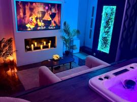 Townhouse83 Loveroom Chic Jacuzzi privatif，位于Gonfaron的酒店