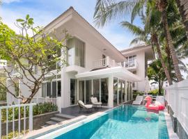 Exclusive 4-BDR Pool Villas on My Khe Beach - Premier Resort，位于岘港的酒店