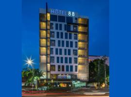 Hotel 88 Embong Malang Surabaya By WH，位于泗水Genteng的酒店