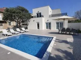 Villa RoseMary Residence
