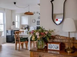 The Wagwell - Pet Friendly in Wellington ST 2025-0096