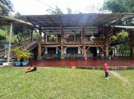 HOTEL Parque recreacional EL LAGO LIBANO，位于Líbano的酒店