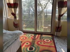 Jungle Nirvana Retreat，位于Meghauli的酒店