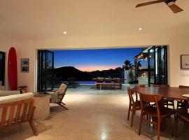 Modern Retreat by the Beach, Rincon del Afan，位于艾尔贝迪托的酒店