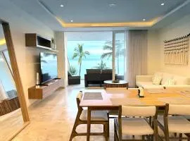 Oceanfront 10 steps of Sandy Beach