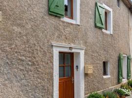 Maison de village cosy, 2 chambres, classée 3 étoiles, BRAM 11，位于Bram的酒店