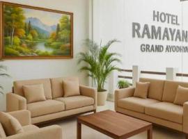 Hotel Ramayana Grand-Walking Distance From Ram Mandir，位于Ayodhya的酒店