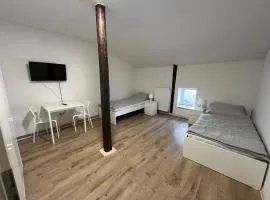 Zweibettzimmer nah der A7 Tarp