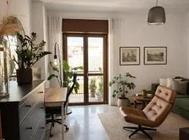 The Malgrate Balcony - Lake Como Retreat