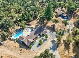 Yosemite Sunrise Retreats - 2 Homes, 4000 Sqft, Epic Family Reunion