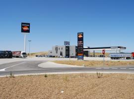 Hotel Area de Servicio Los Chopos，位于Villaherreros的酒店