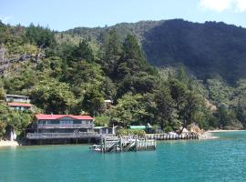 The Lodge At Te Rawa，位于Te Rawa的度假村