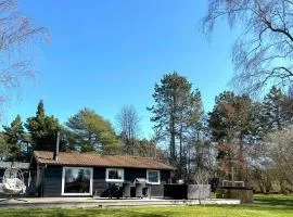 Summer House With Wilderness Bath By Kårup Forest