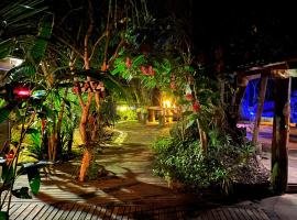 Mato Verde Hospedaria - À beira da Lagoa - Praia do Rosa，位于因比图巴的酒店