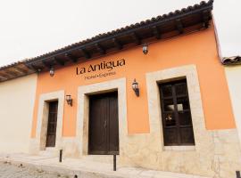 Hotel La Antigua Express，位于圣克里斯托瓦尔-德拉斯卡萨斯的酒店