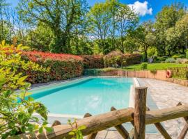 Casa il Leccio - Pool & Forest Hideaway in Tuscany，位于萨塞塔的酒店