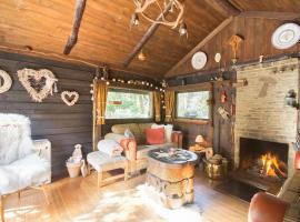 Brechts Boshuisje Quiet Vacation Home with Sauna，位于Brecht的酒店