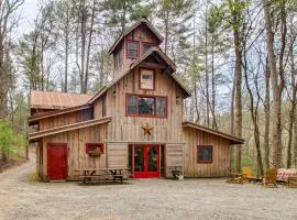 Jasper '7 Timbers' Cabin on 10 Acres w/ a Creek!