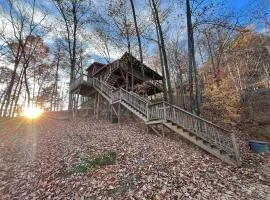 Tall Timbers - Hot Tub Pets Overlook