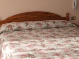 Due Mori，位于罗阿纳的酒店